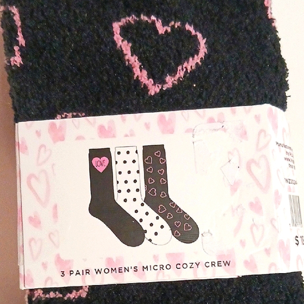 Rae Dunn Love Socks - Black, White, and Pink Embroider 🩷& Print Design ⚜️💝⚜️🩷 - Picture 3 of 8